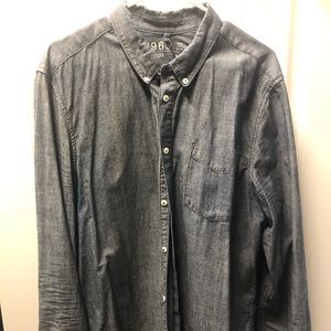 Men’s Gap Button-down Shirt